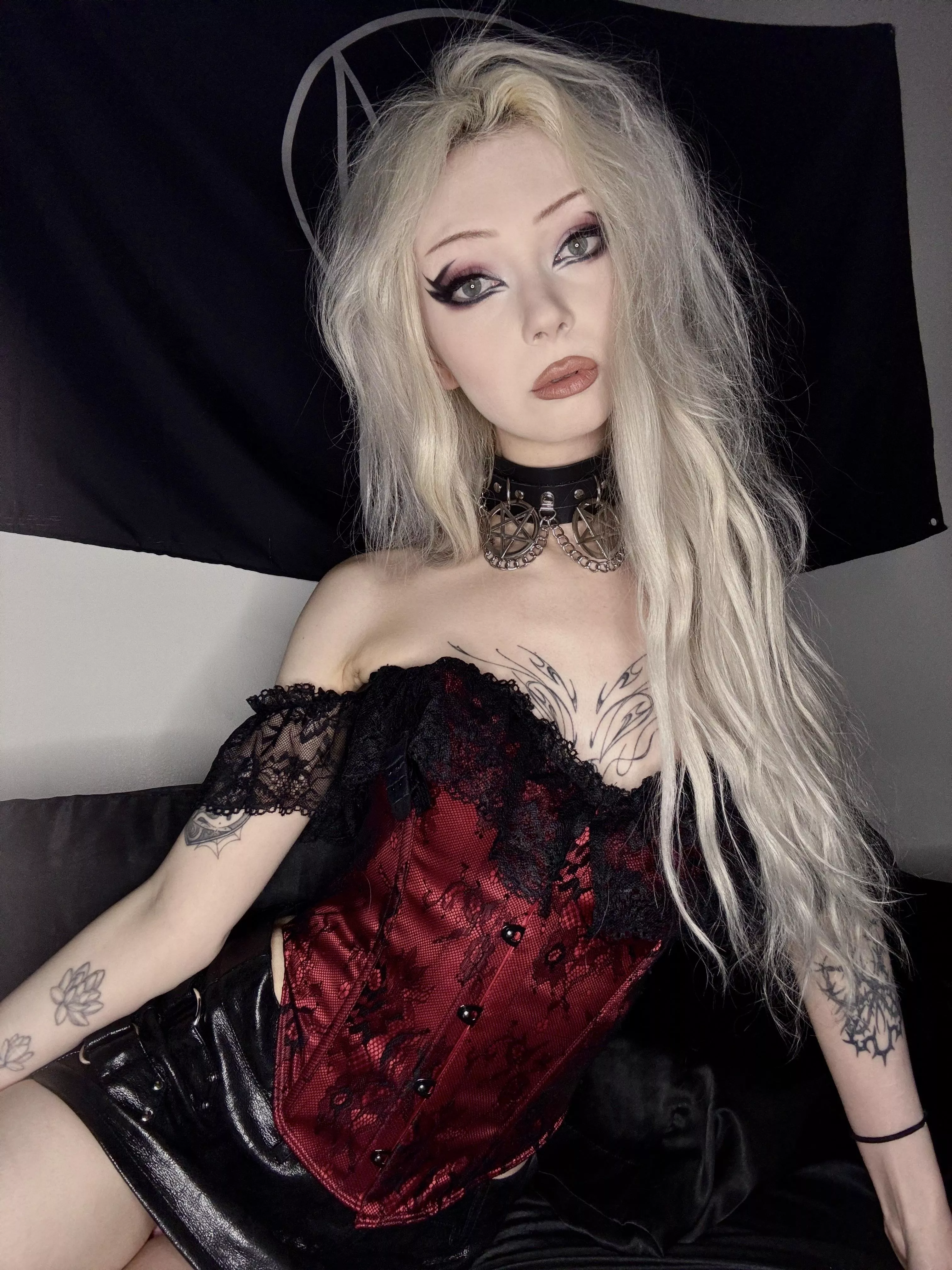 red and black posted by lucy_fairy__