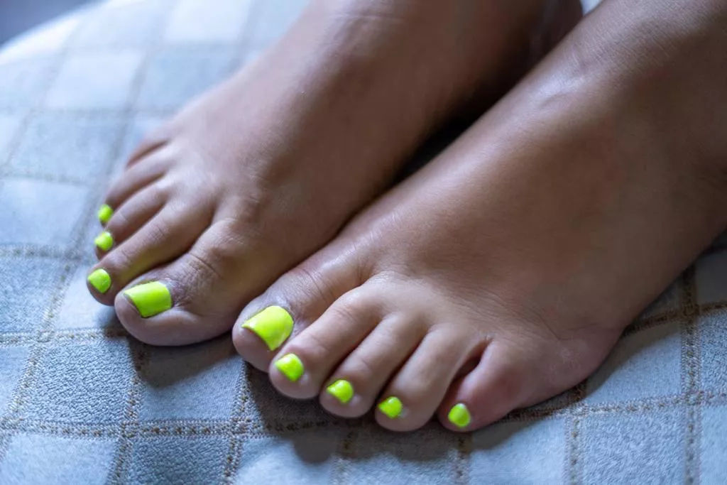 Smell or lick first posted by Dependent_Crazy2813