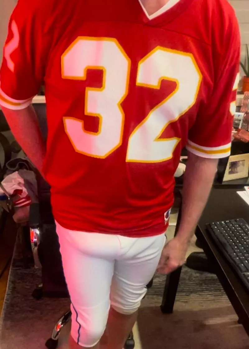 Super Bowl Super Bulge posted by XLMeatKeithKC