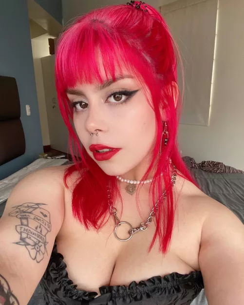 U just want someone that give me kisses and cuddles by YvieVelour69