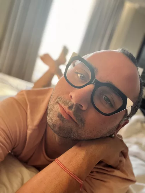 Wanna be my friend? by Comprehensive_Cash26