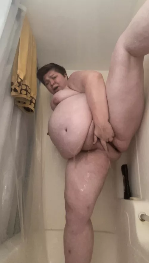 Wet, naked, bendy, pregnant, and horny. by Lyladoespornhub