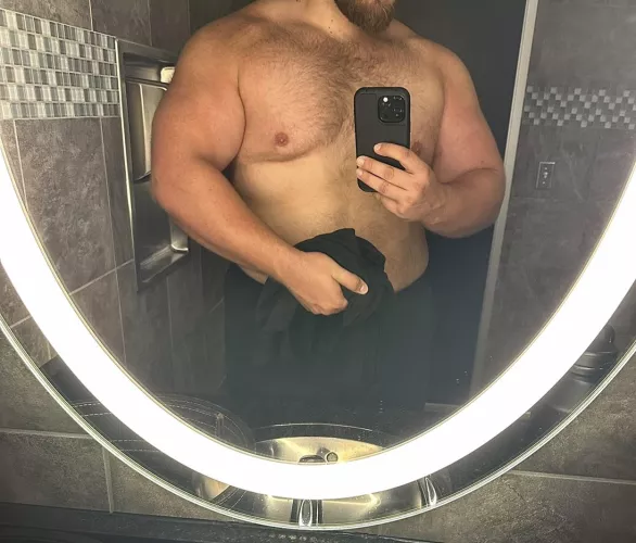 Would any ladies in here like to be my cuddle buddy? 😘 by DeliveryIll2431