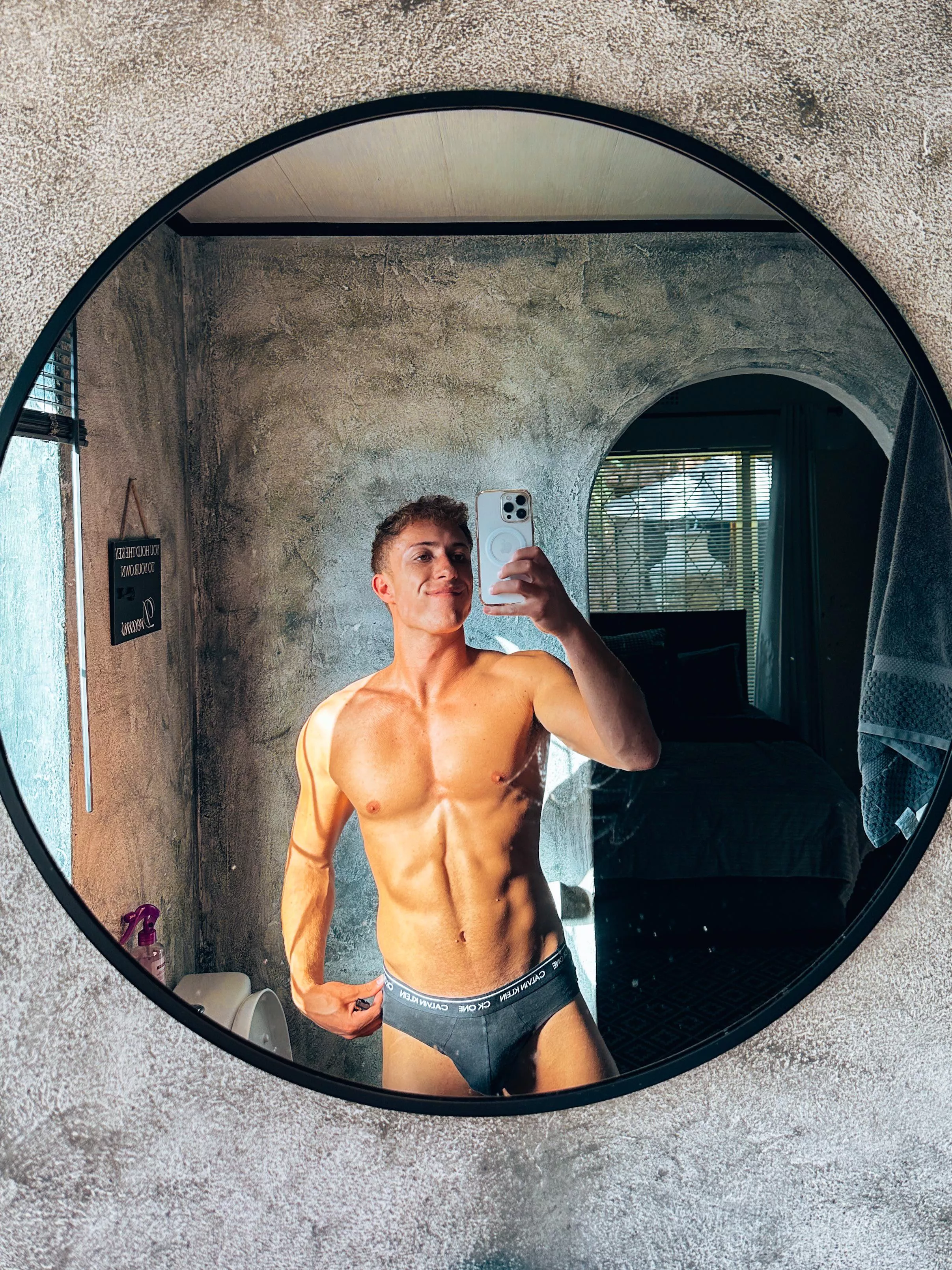 [24] Ig Link in bio 🥰 posted by falcxav00