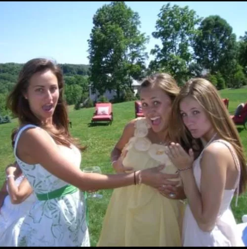 [3] which sister? by kiktotallyfun719