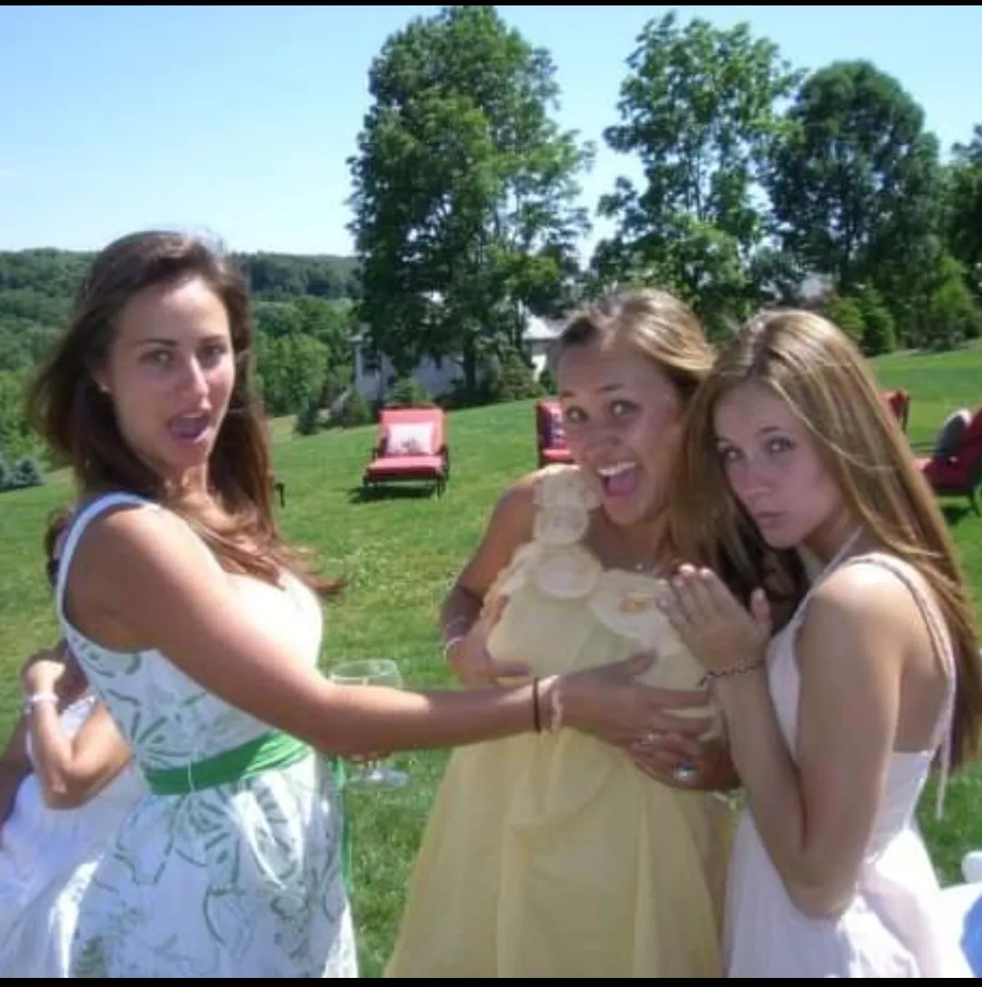 [3] which sister? posted by kiktotallyfun719