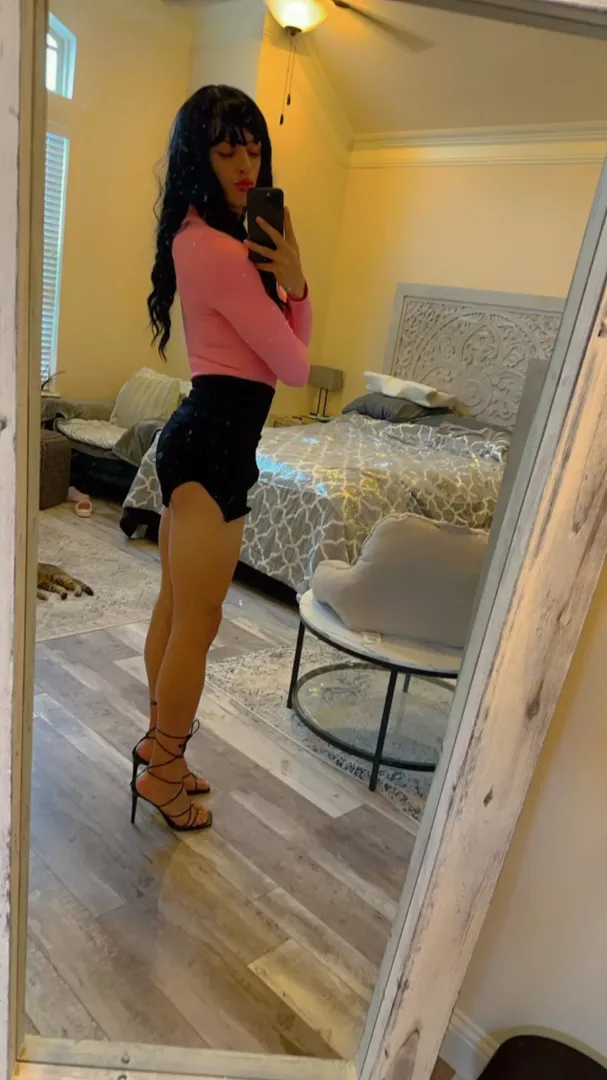 Are you watching me or the Super Bowl? 👀 posted by NewSissyGirl1
