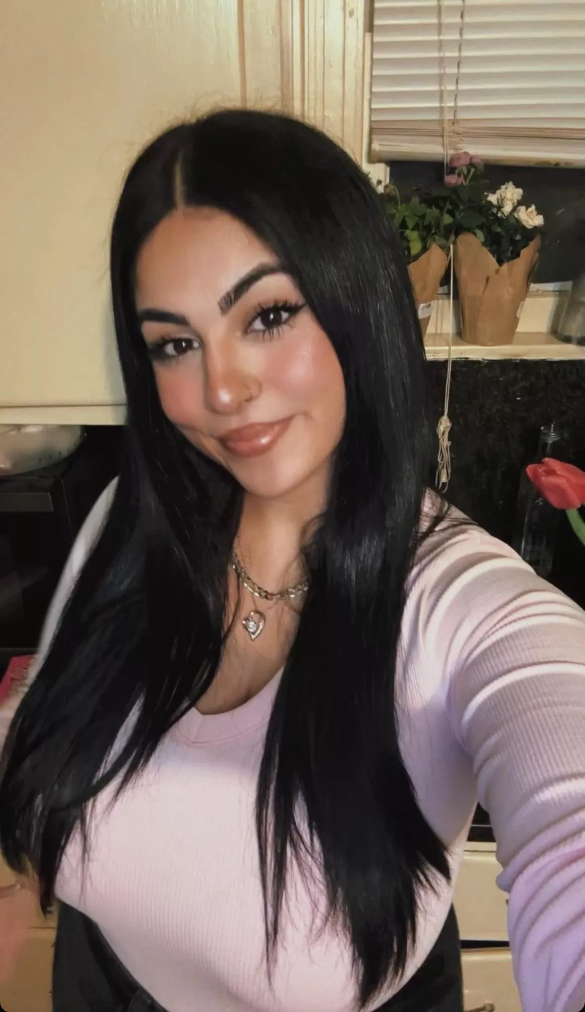 Busty in pink posted by anonymous123456_