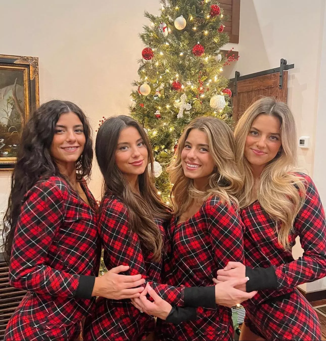 Christmas babes posted by burlykernel