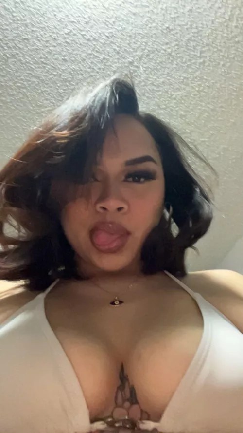 Come talk to me babe by Bellasworld19