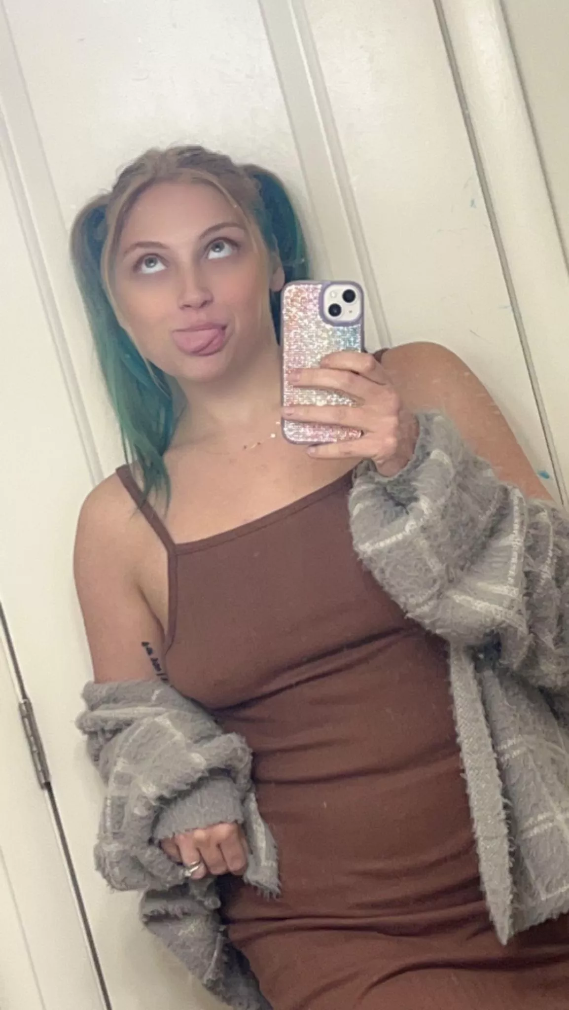 Cute enough for a date with you? posted by meawdoraaa