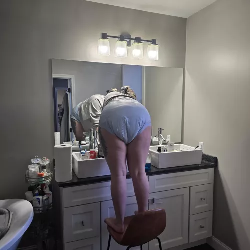 Daddy sneaking pictures of me trying to clean 🙄 by Allie-n-Daddy