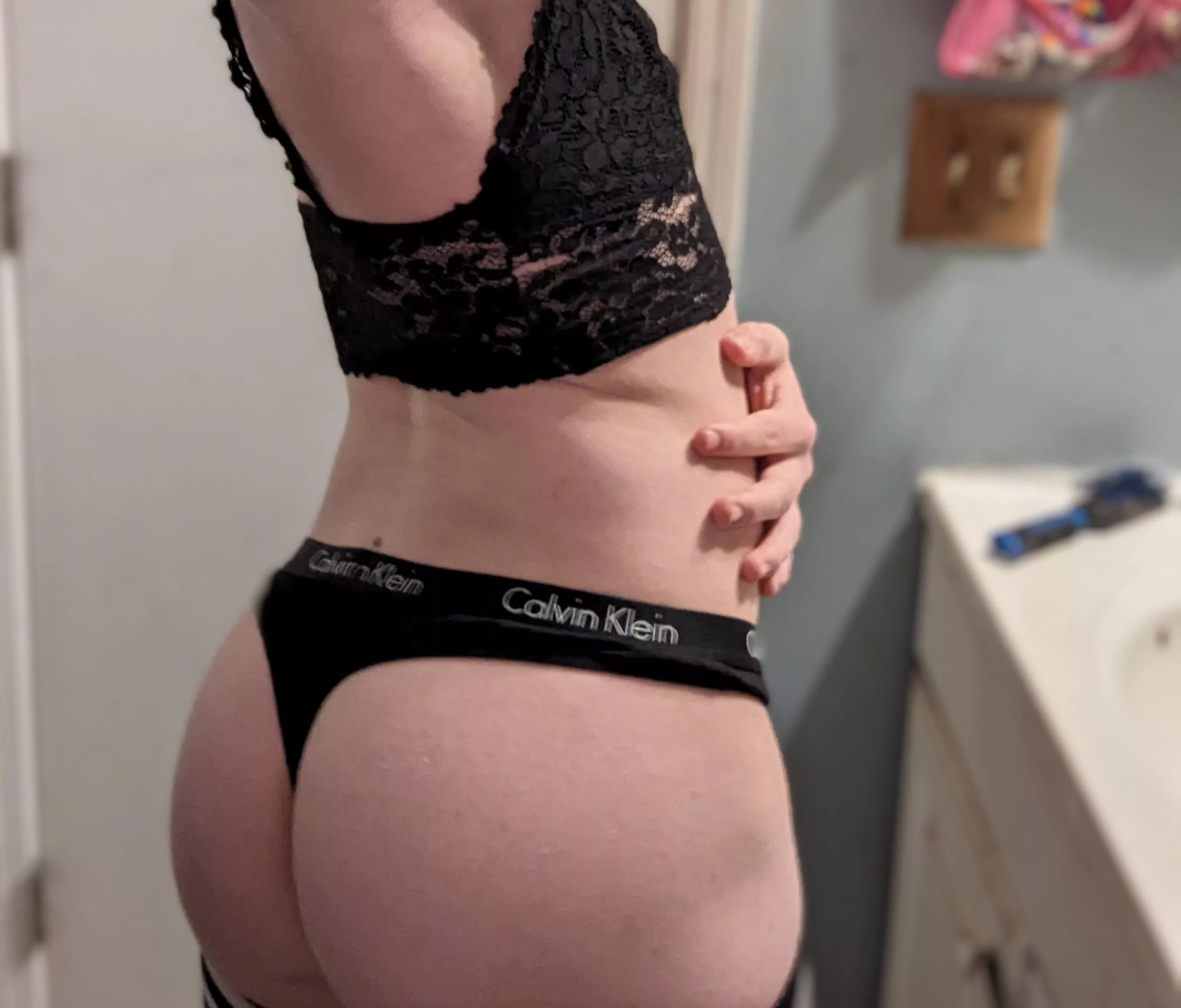 do I look hot in this? posted by sluttysub6