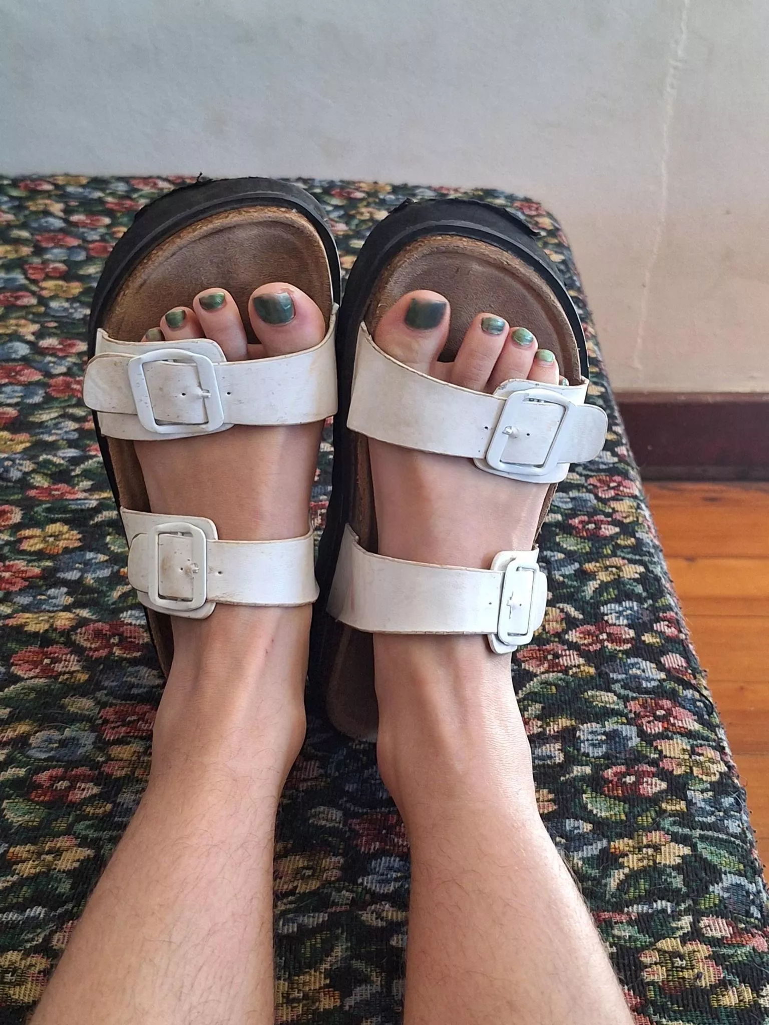 feeling alr blue today, these feet need some company F18 posted by Cutie-Babe