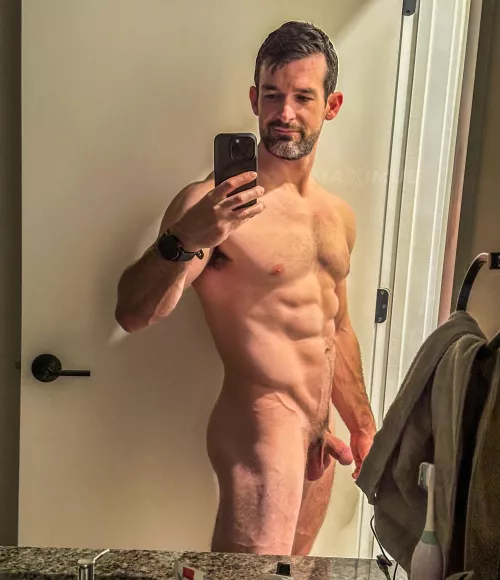 Fresh out of the shower 🚿 by maximus_787