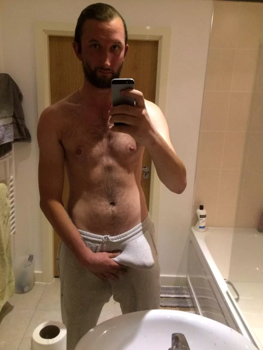 Grabbing a handful posted by dickinsect