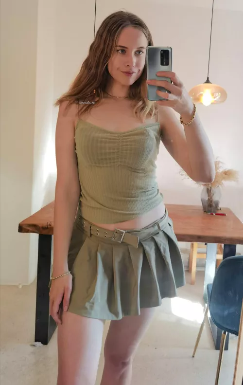 Green outfit [F] by naturalgirl_mel