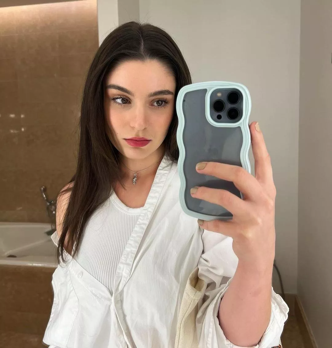 Group Chat for Taya Miller ? posted by Hawke700