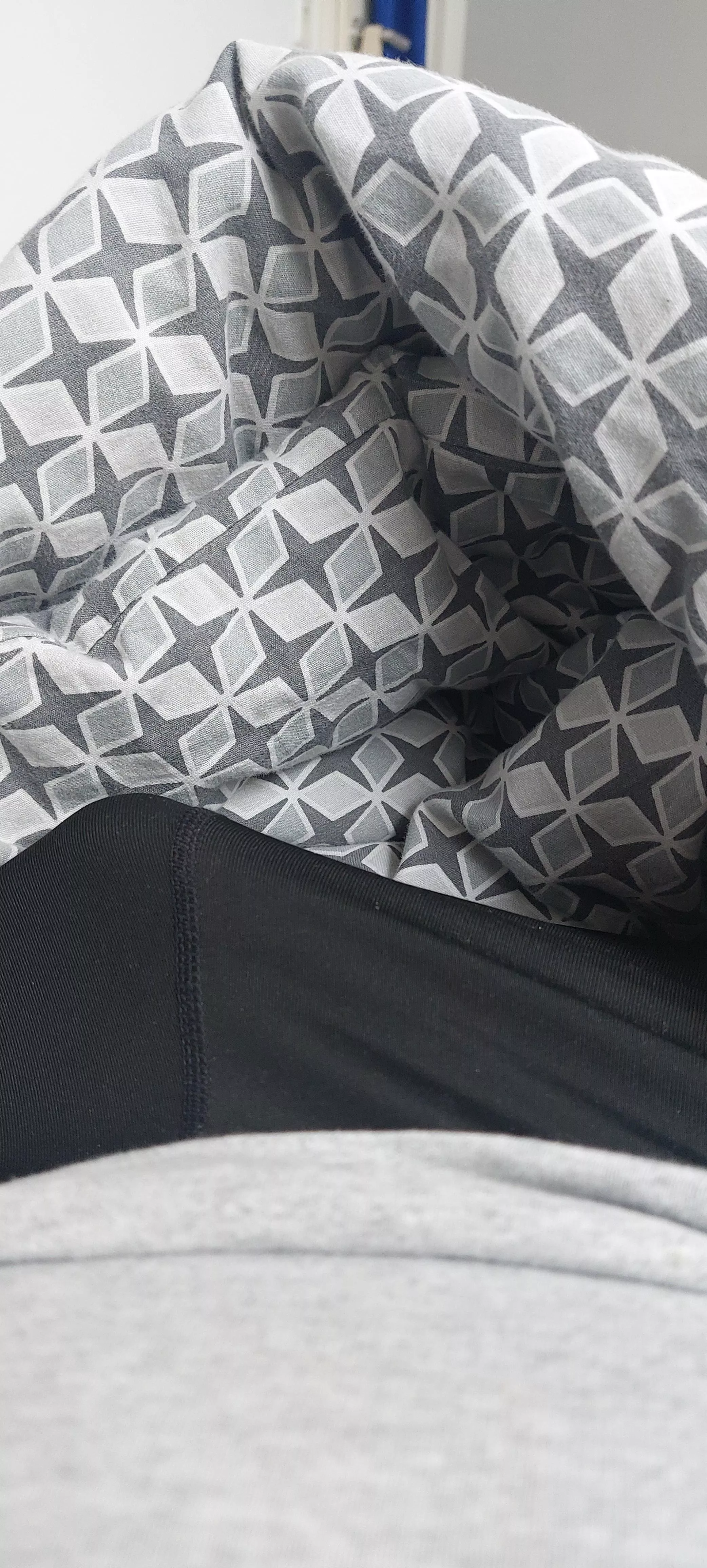 Gym tights are the best for dick outlines (m23) posted by bylutz