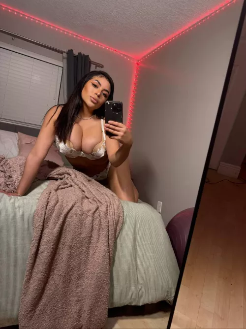 Happy Sunday, give me a reason to smile by Maggiebossx