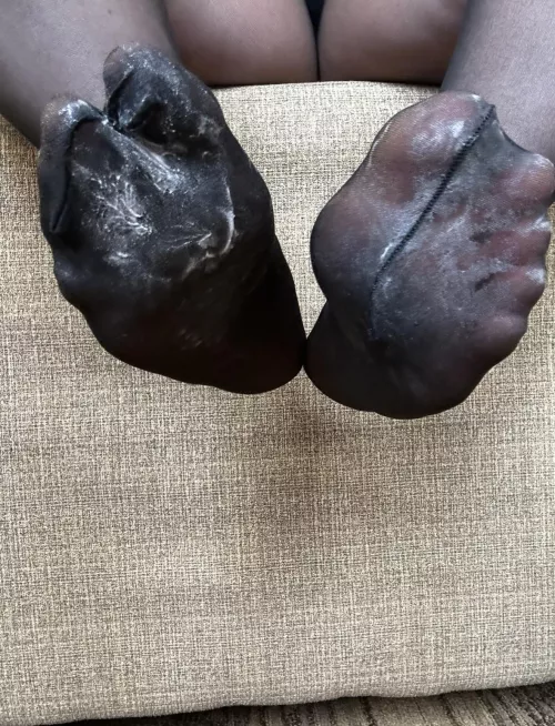 Have you ever cum on a girls feet by oilytoedbabe