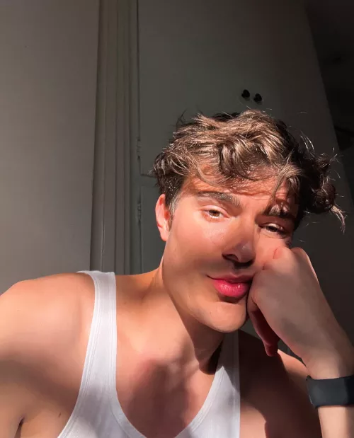 Hello friends (^^) by ThatSimYouKilled