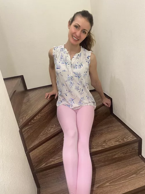 I fell on my butt, I need help now by Viki_soul