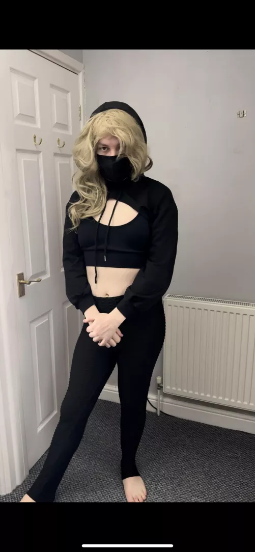 I think black really is my colour 🖤 by hiddenanon99