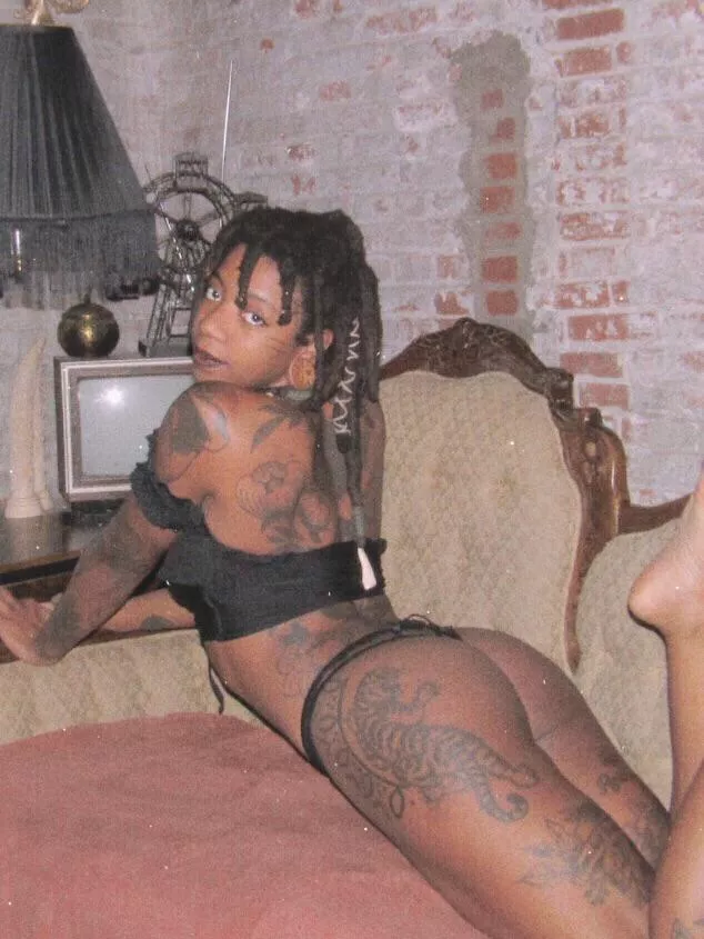 My tight ass wants you 😌 posted by izmani