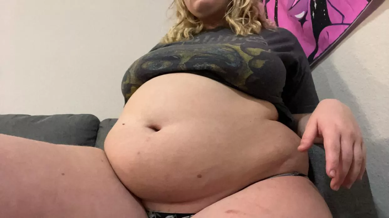 Never thought I’d be this round 😅 posted by Poptartbelly