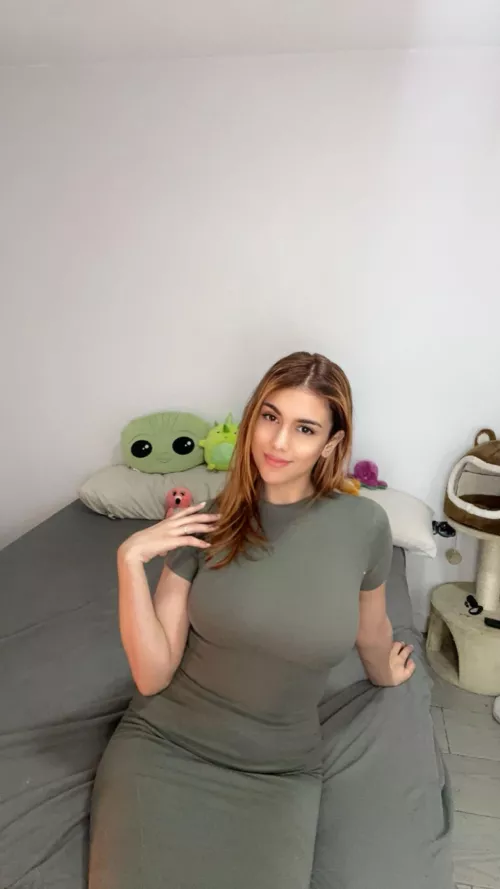 new dress for dinner by Spooky-Yellowjacket