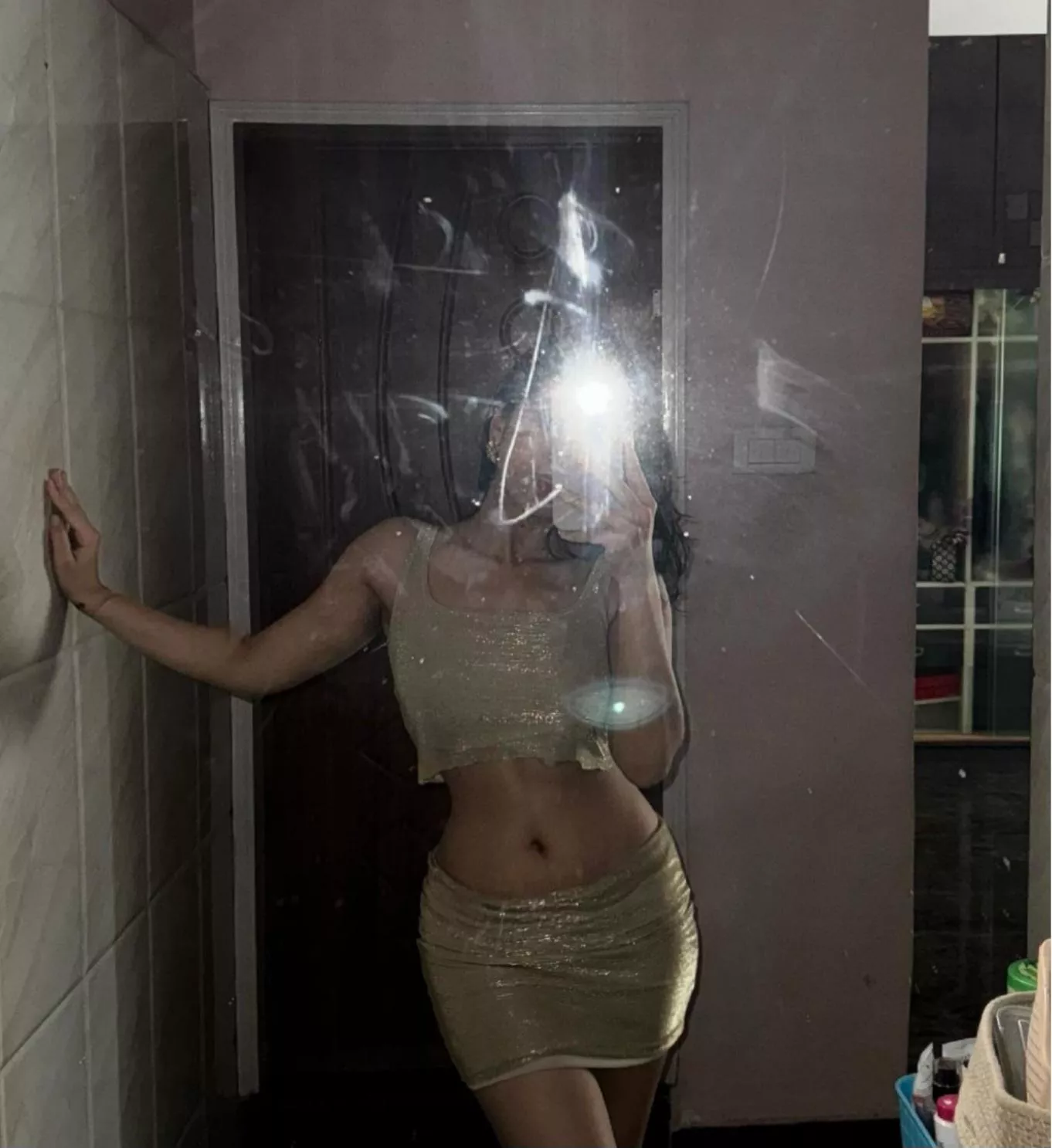 Party wear navel :) posted by CompoteAvailable2651