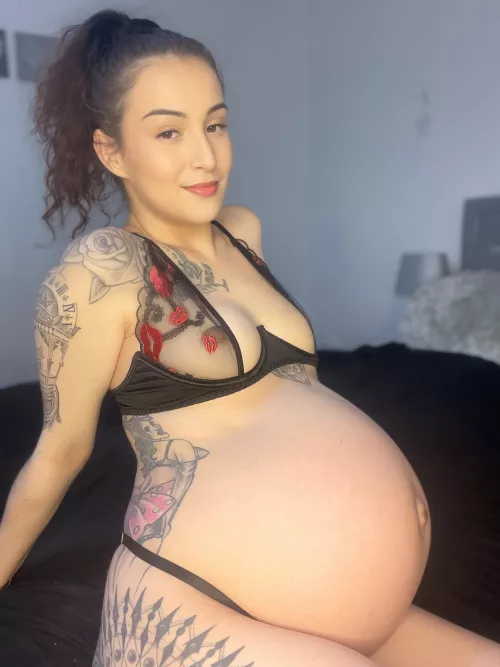 Pregnant, British, milf by jaceyleax