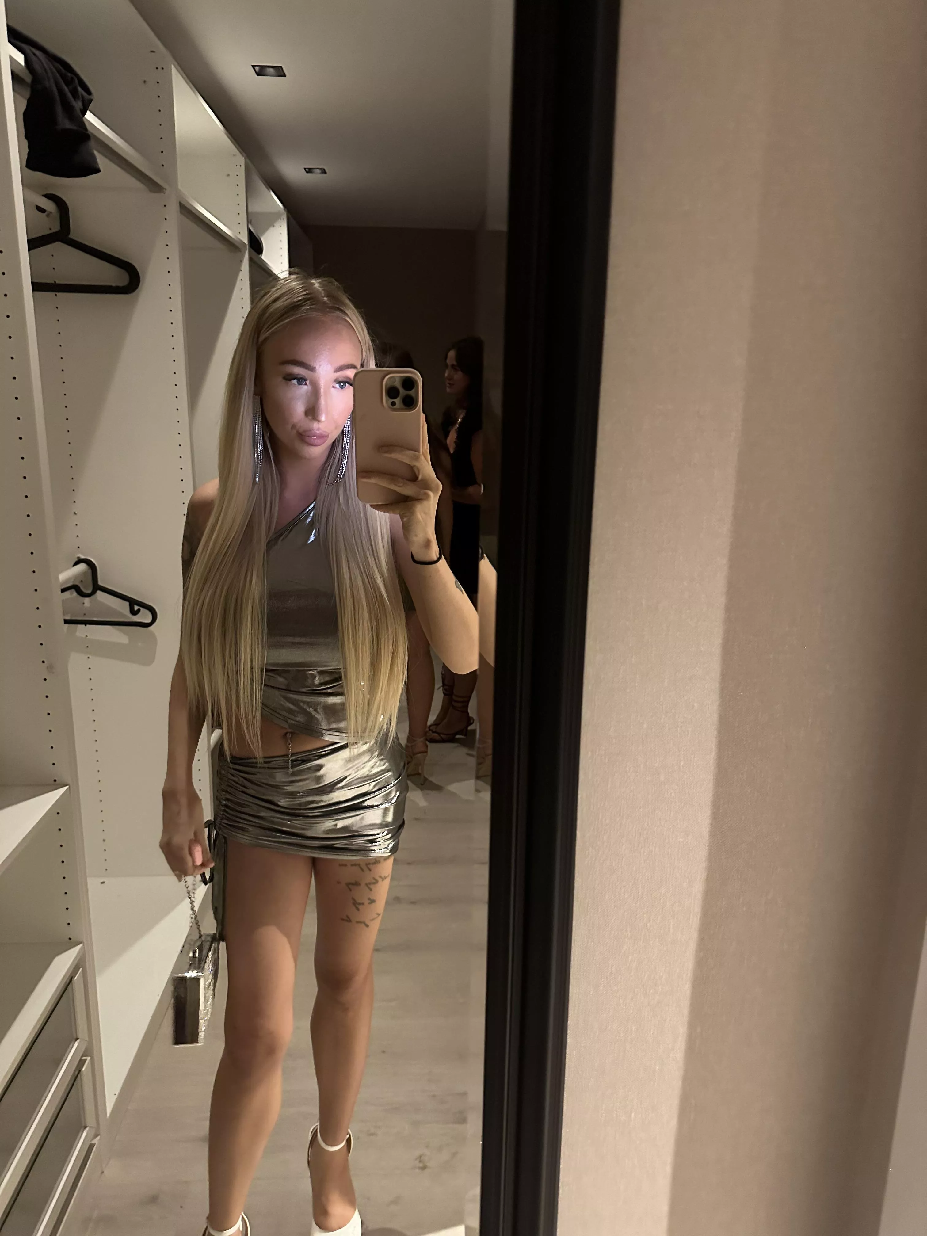 ready to party with my girls and feeling very slutty posted by Comfortable-Stage-60