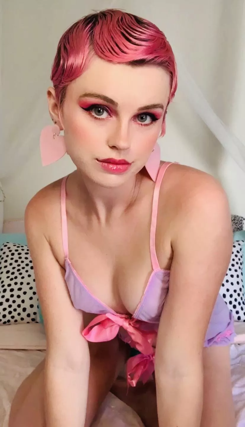 Valentines Day in human form 💘 posted by Infamous_Vegetable32