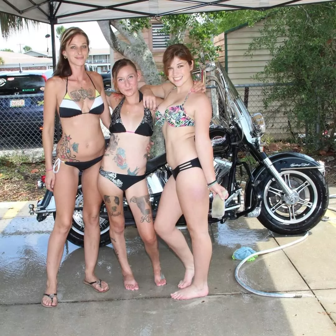 Who are you hosing off this afternoon? [3] posted by TheJTLovecraft