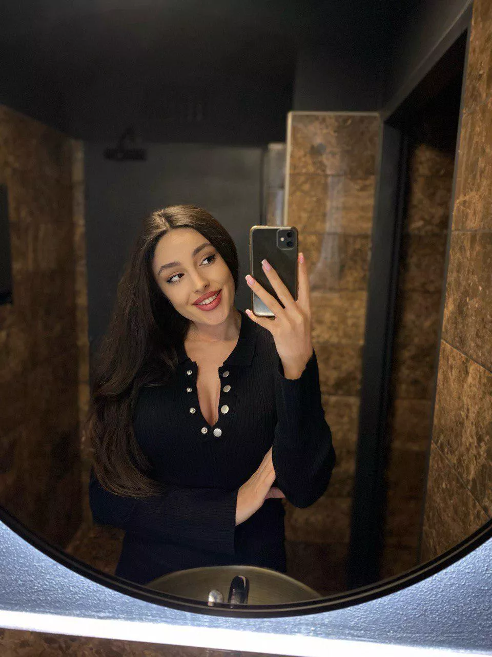 Would you like these selfies in your DM daily? posted by Emilia-Movie-Lover