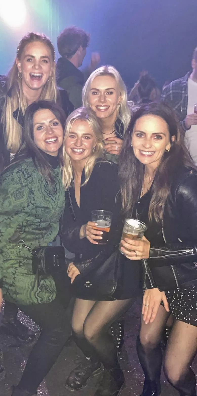1,2,3 (blondes) 4 and 5 (brunette) posted by bestthingaboutSE