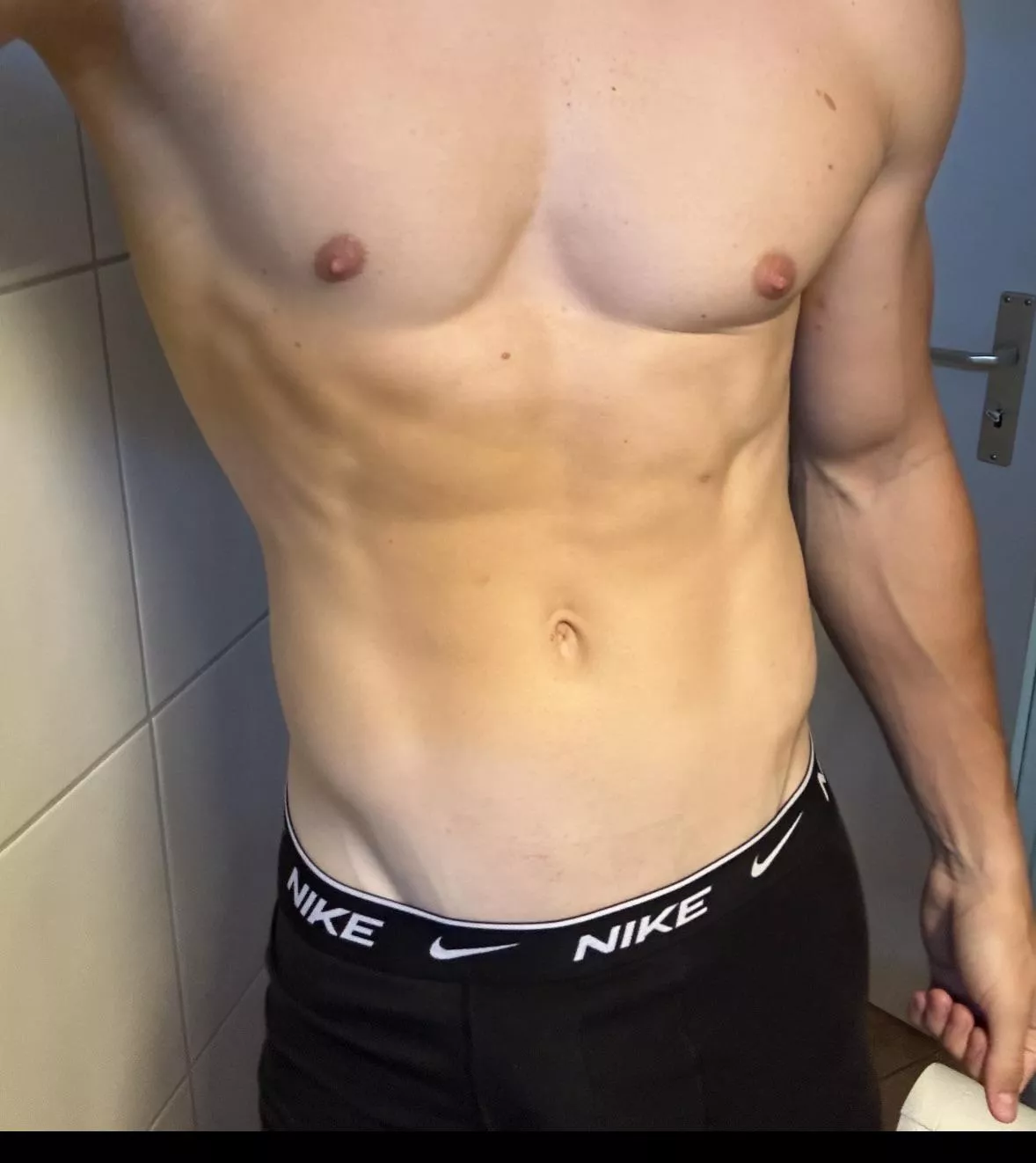 22 fit sub - looking for dom (only twink or fit) to chat and have some fun later - add sub_boy8005 posted by thegermanboy11