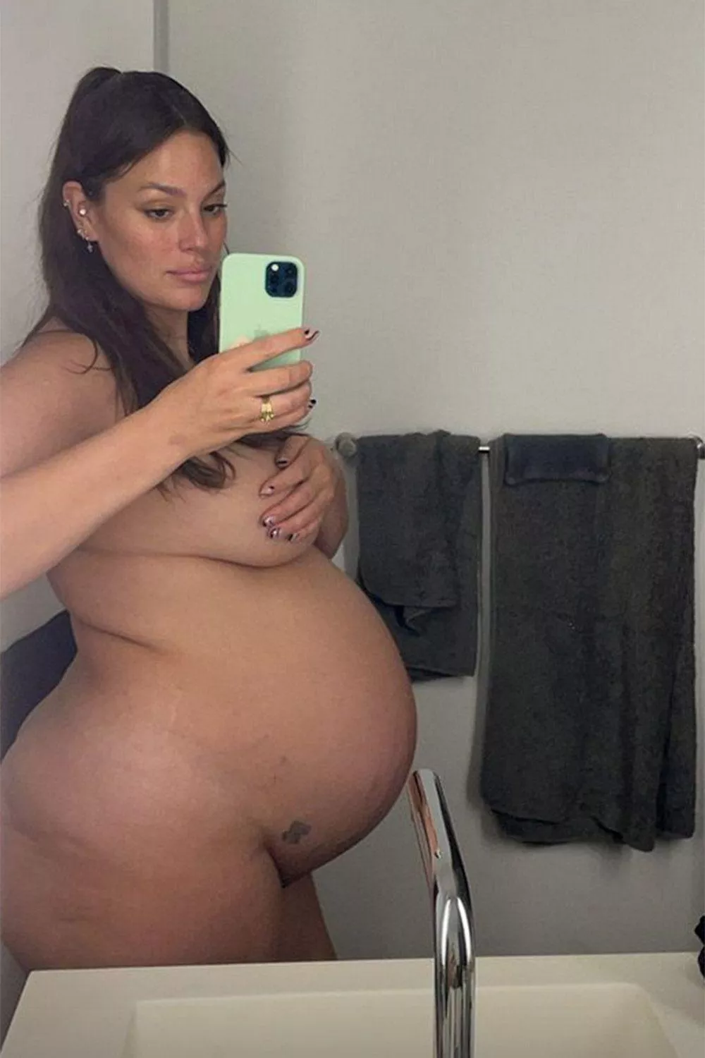 Beautiful and pregnant posted by beefykock