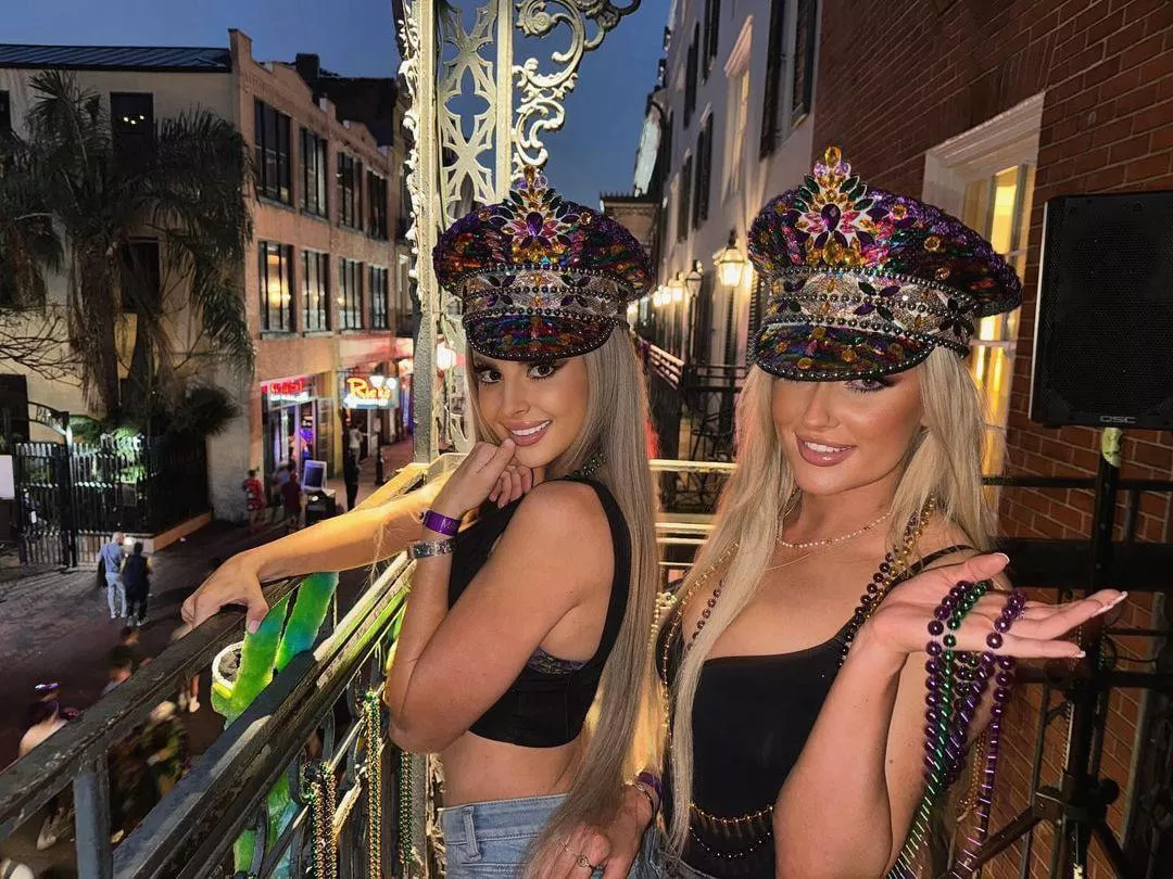 Blonde Babes posted by wakkaffx2