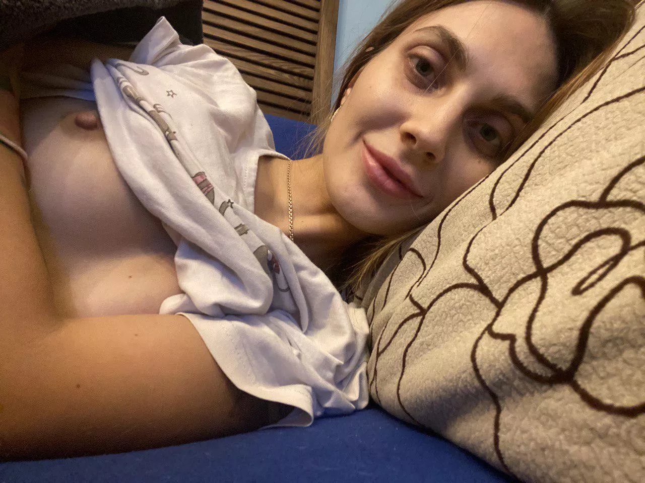 Can I be your favourite MILF? posted by mombunnie