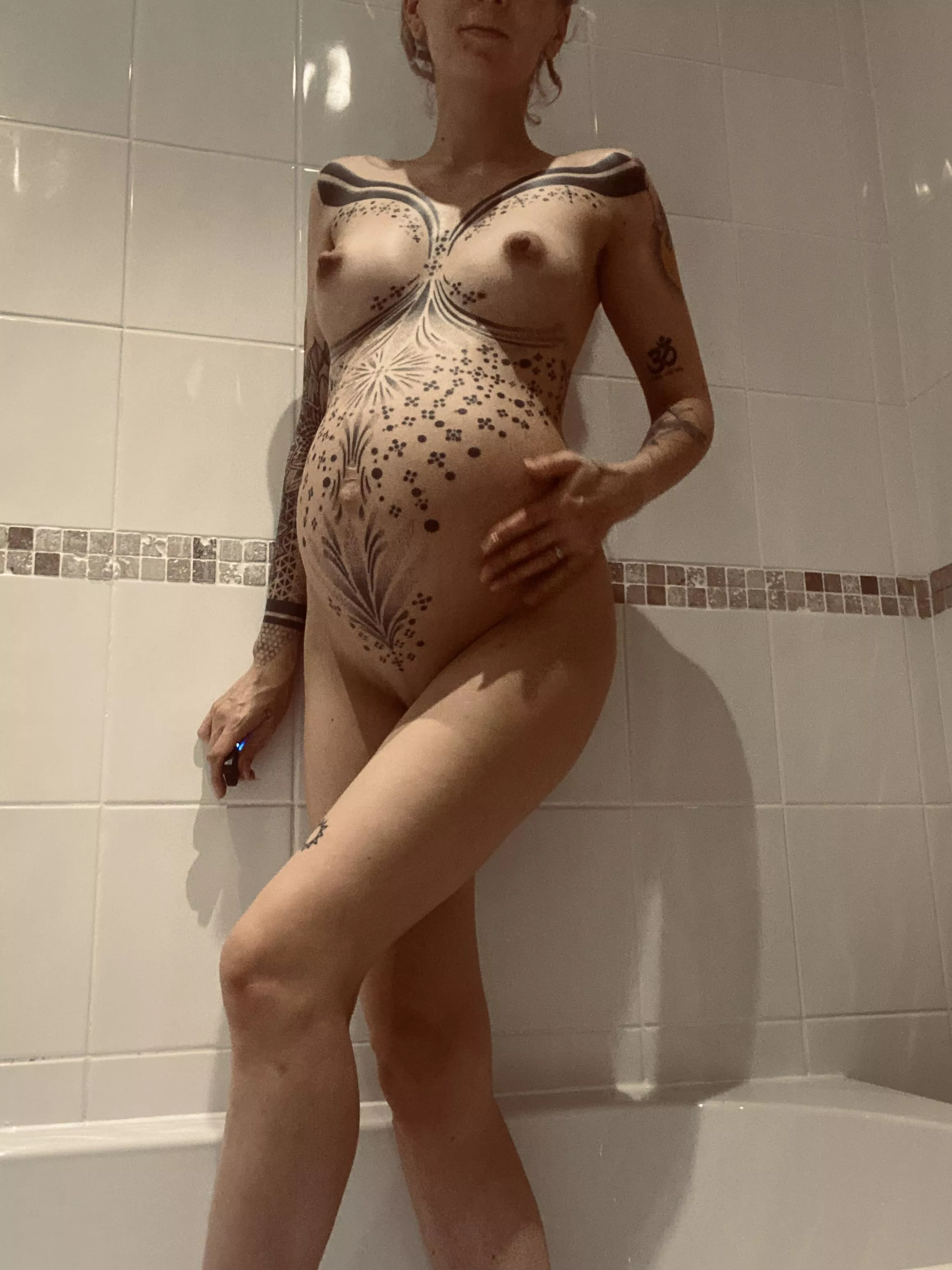 Comment and I'll send you preggo pictures :) posted by spiritualslvt