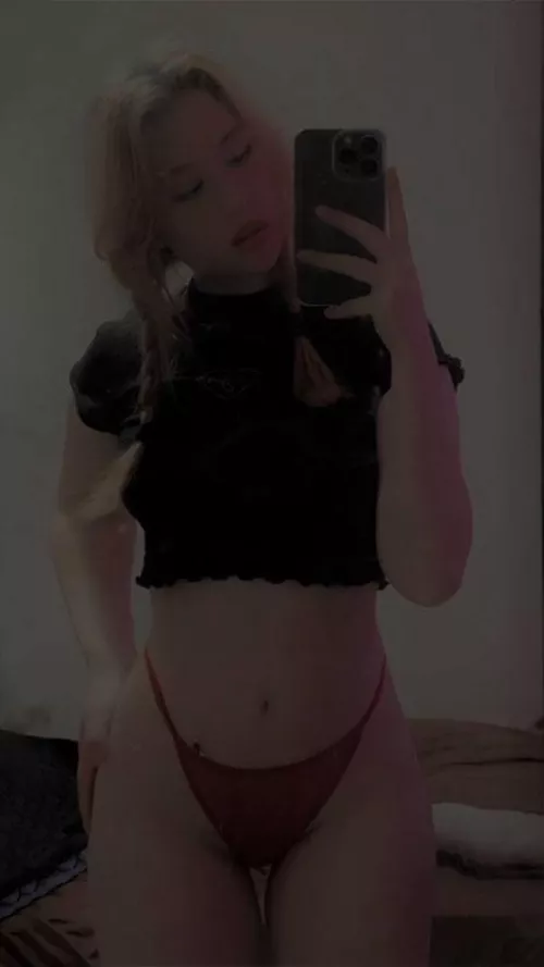 do you wonder what's in that gap? by guptanduwei