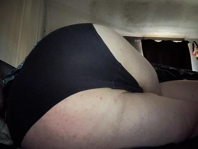 Feeling sexy.. am I? by No_Delivery6092