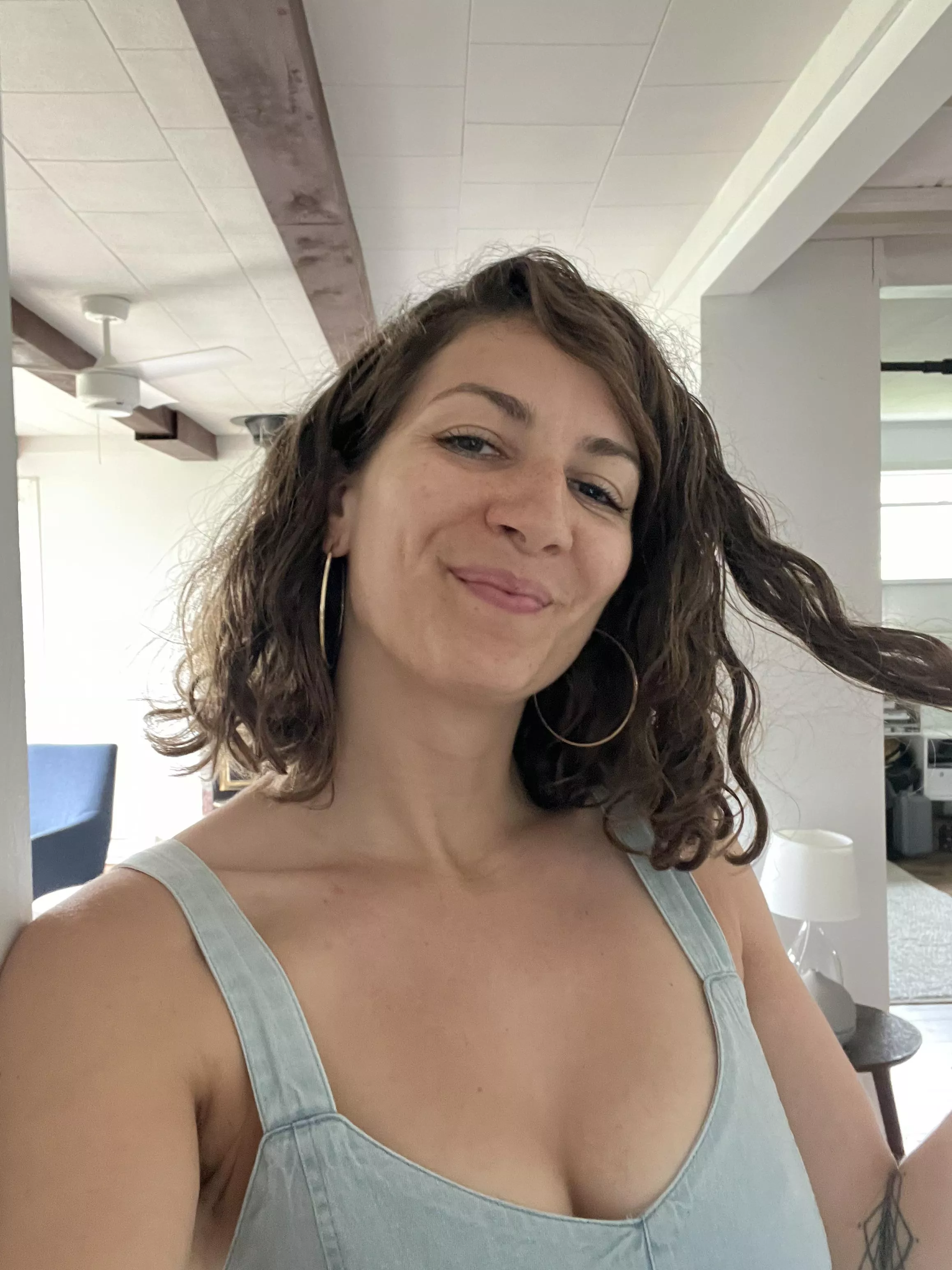 Felt cute 💁🏻‍♀️ [f] posted by maplesyrup_girl