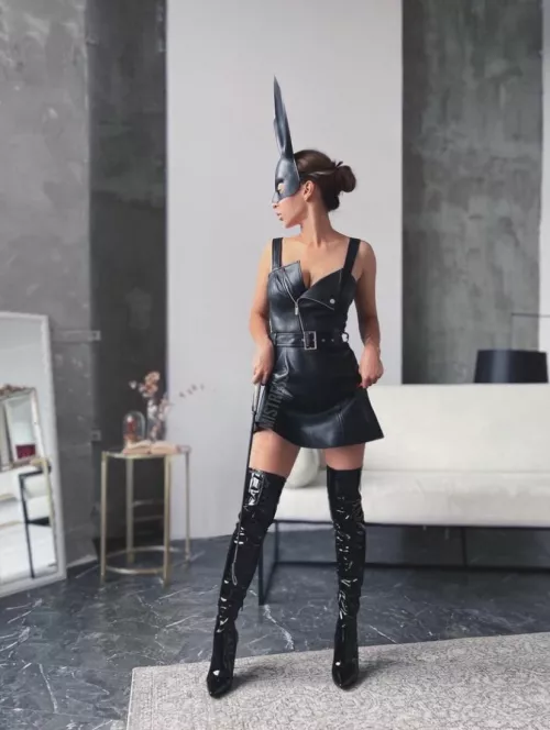 Follow the black rabbit! She'll lead you to Wonderland by s_mistress