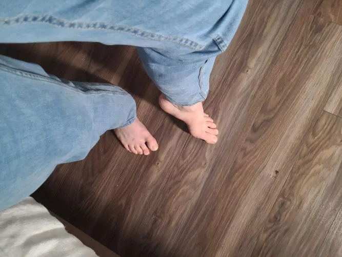 Get on your knees for me already..😈 by YoungGuyFit