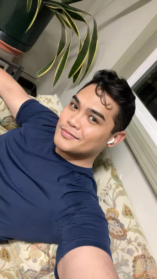 Hello 👋 by arctic_gemini