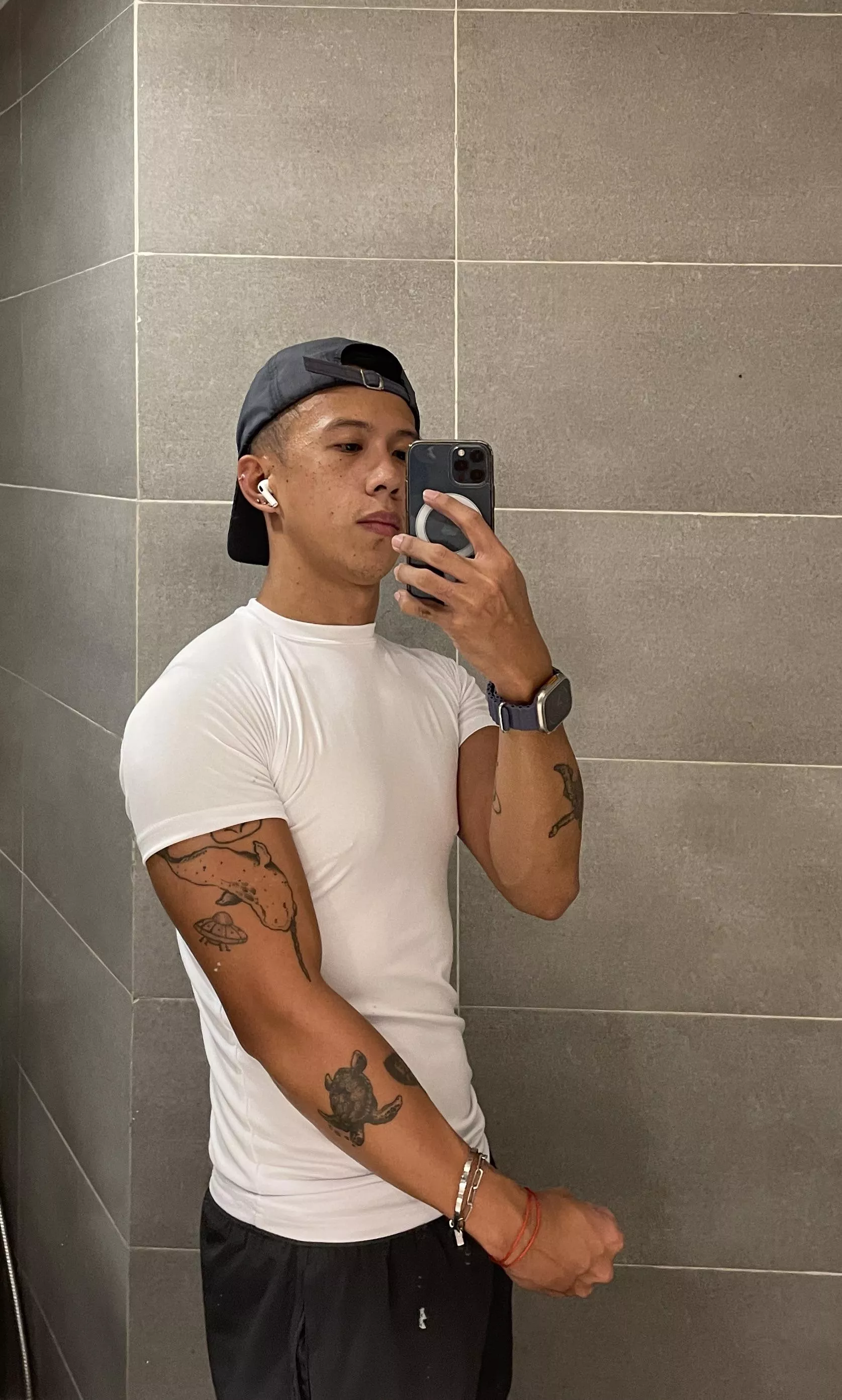 hi 😉 posted by whatsup4nonblodes